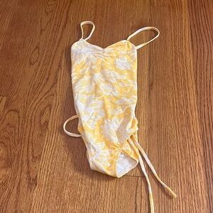 Stella Cove Girl’s Yellow Floral One Piece Size 8
